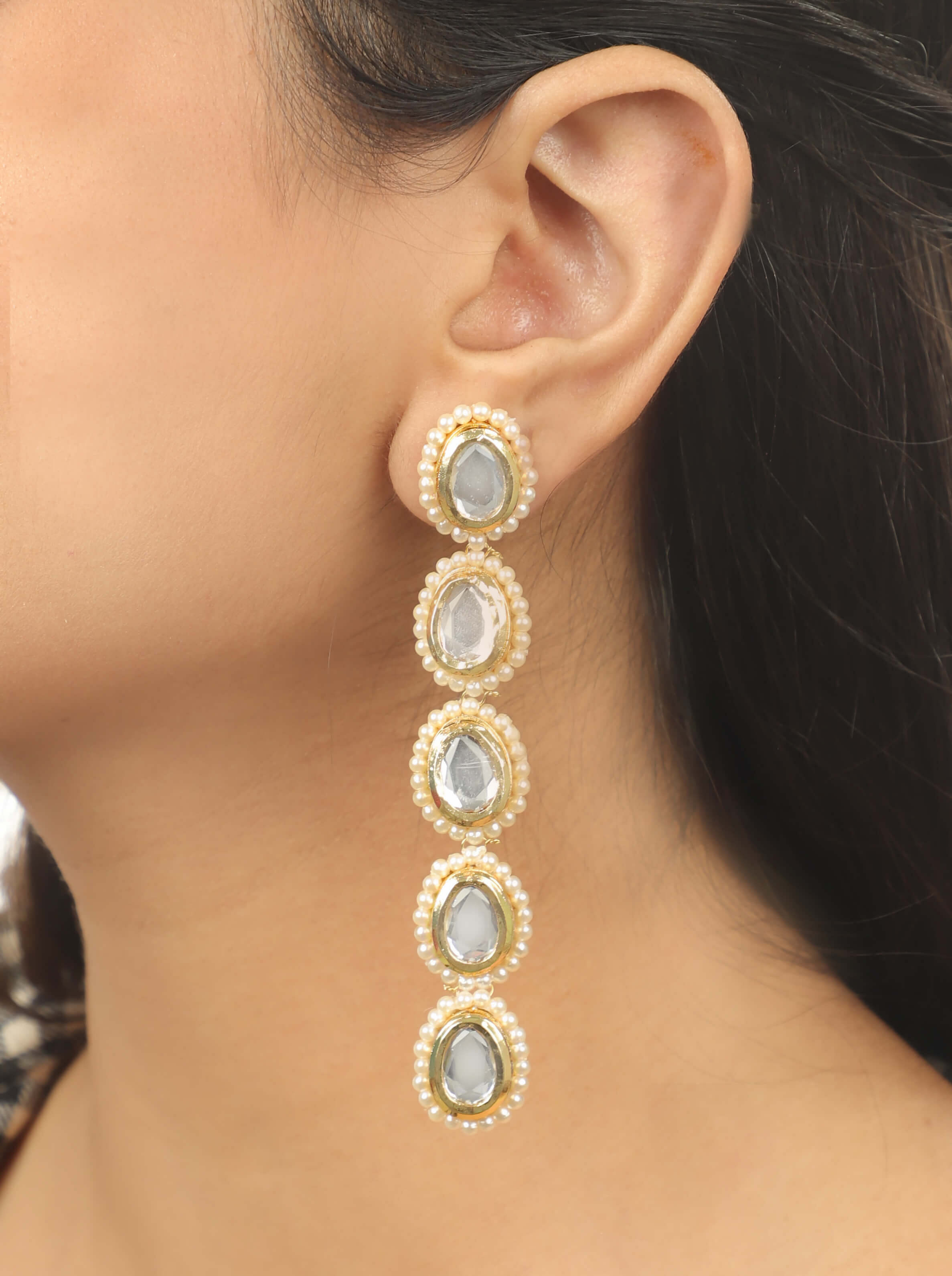 Buy Gold & Diamond Earrings Under 20000 Online | Starkle