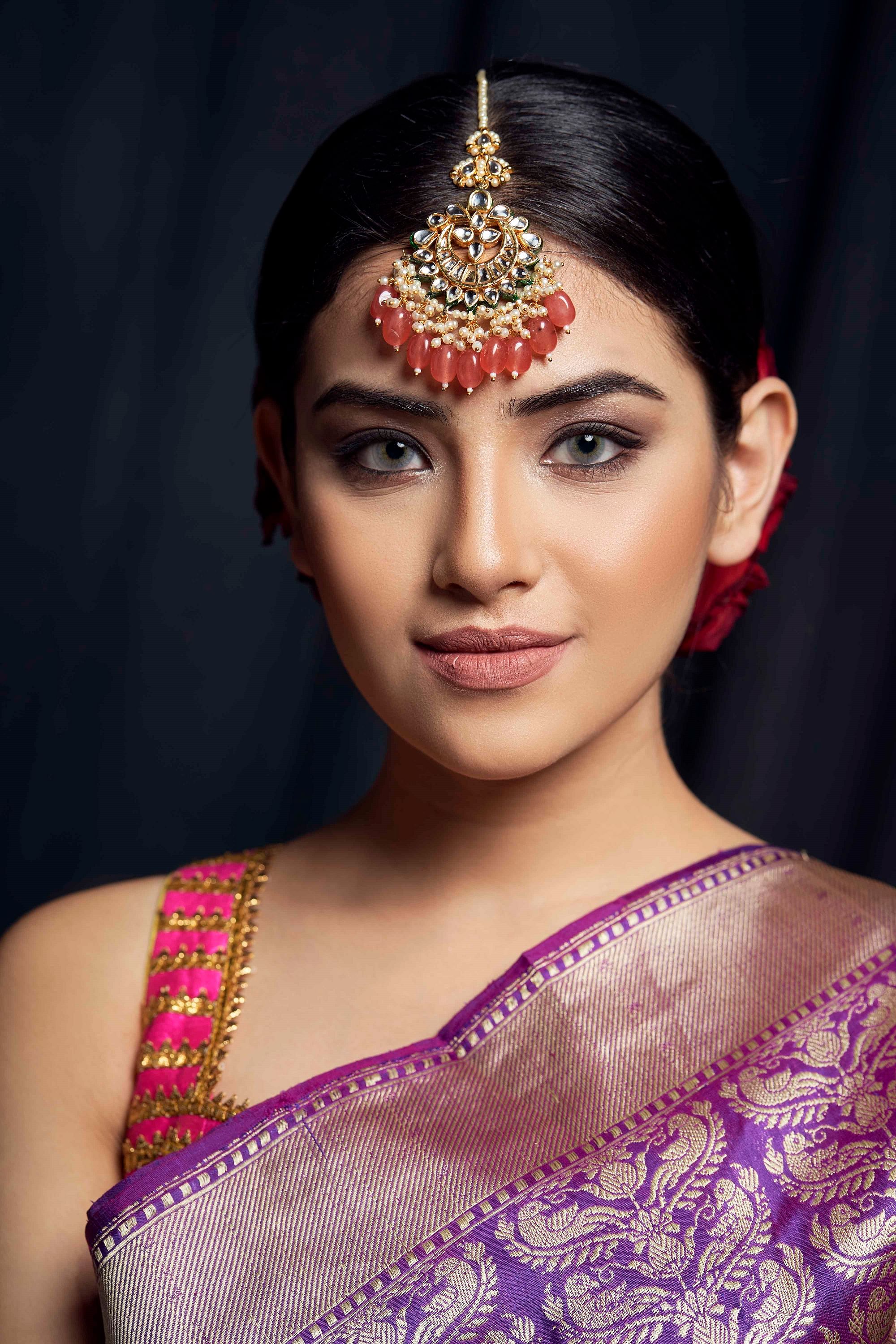 How to Wear Maang Tikka? Here is a Life-saving Guide for Brides