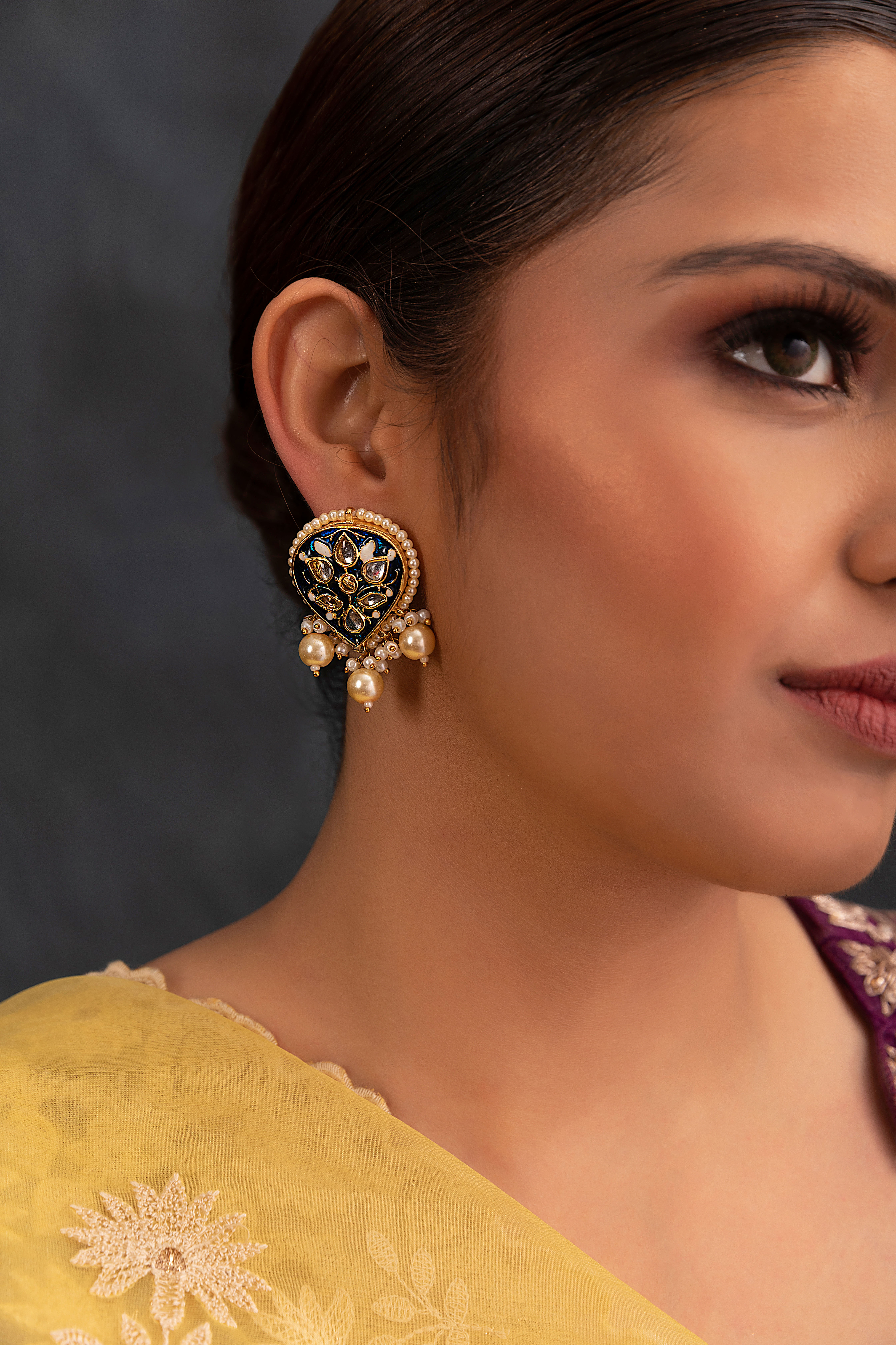 https://in.pinterest.com/krishnajewellersjubileehills/ | Indian wedding  jewelry sets, Bridal jewellery earrings, Jewelry design earrings